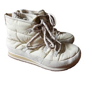 Teva Women's Ember beige lace up boot